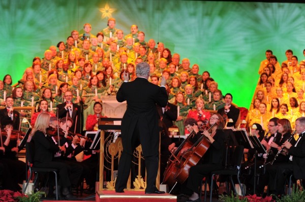 Epcot Candlelight Processional ©Disney