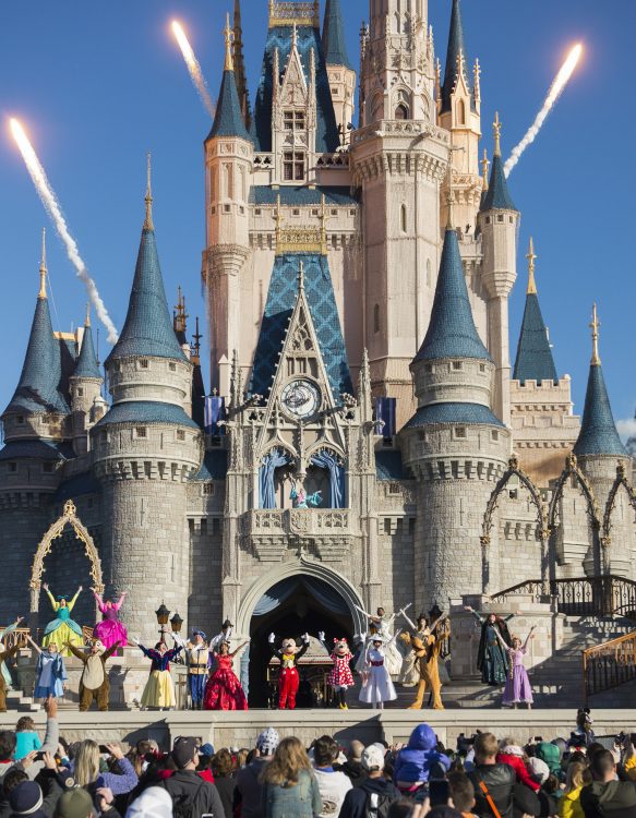 How to Rope Drop Magic Kingdom at Disney World - The Pixie Dust Daily